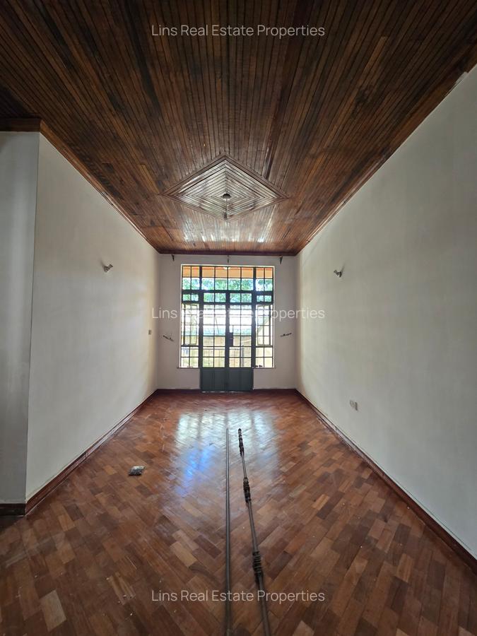 4 Bed Townhouse with En Suite in Lavington - 8