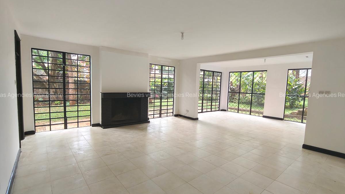 4 Bed House with En Suite at Lavington - 14