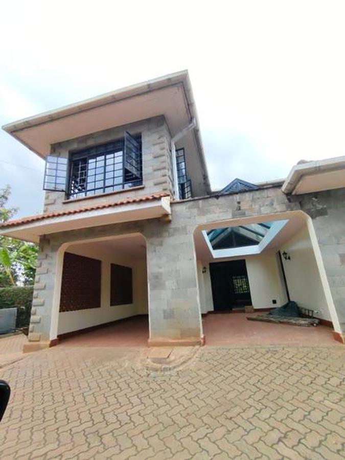 4 Bed Townhouse with En Suite at Lavington - 5