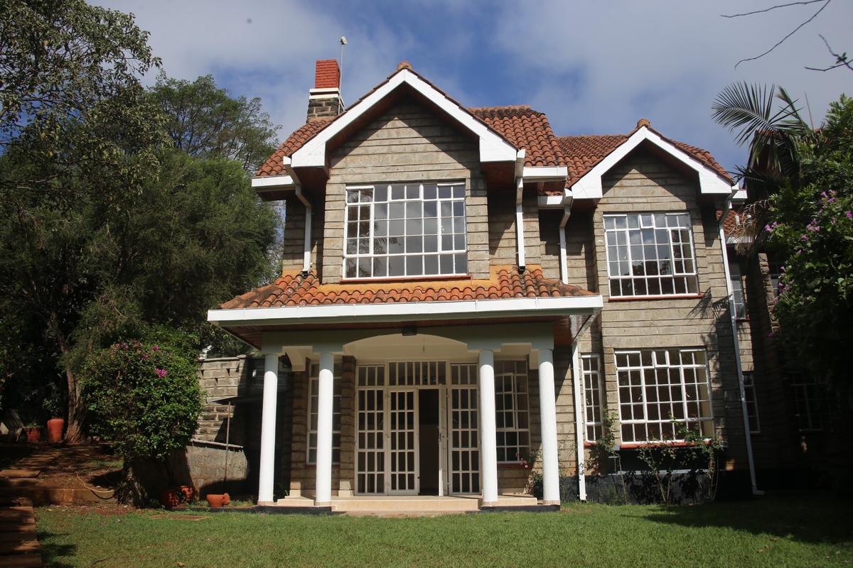 4 Bed Townhouse with En Suite in Lavington - 1