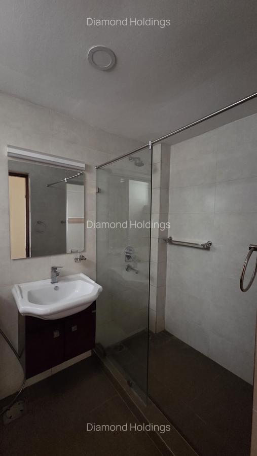 4 Bed Apartment with En Suite at Parklands - 13