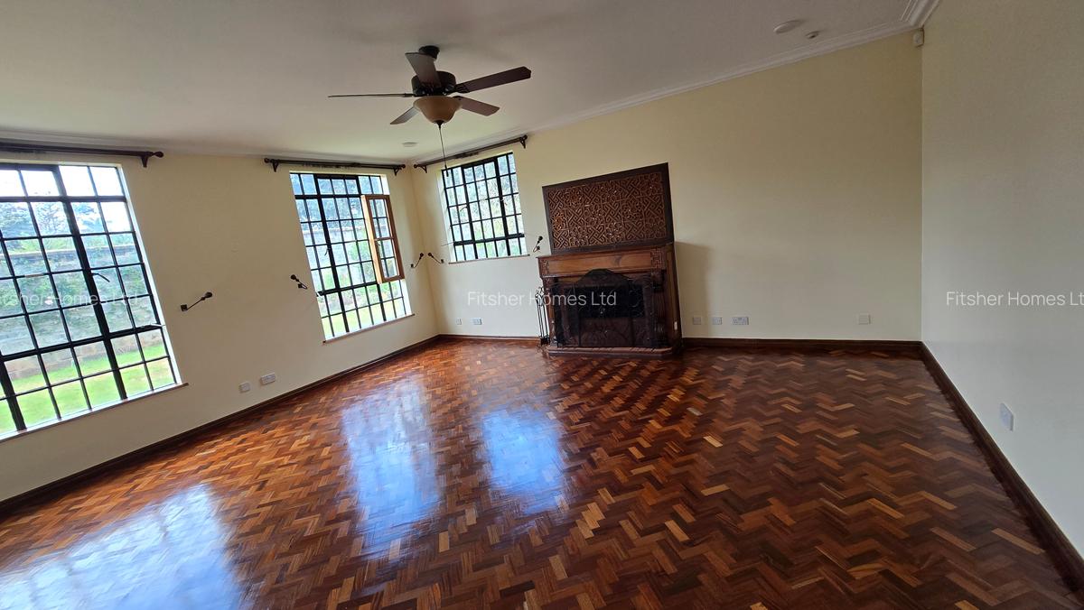 5 Bed House with En Suite in Runda - 4