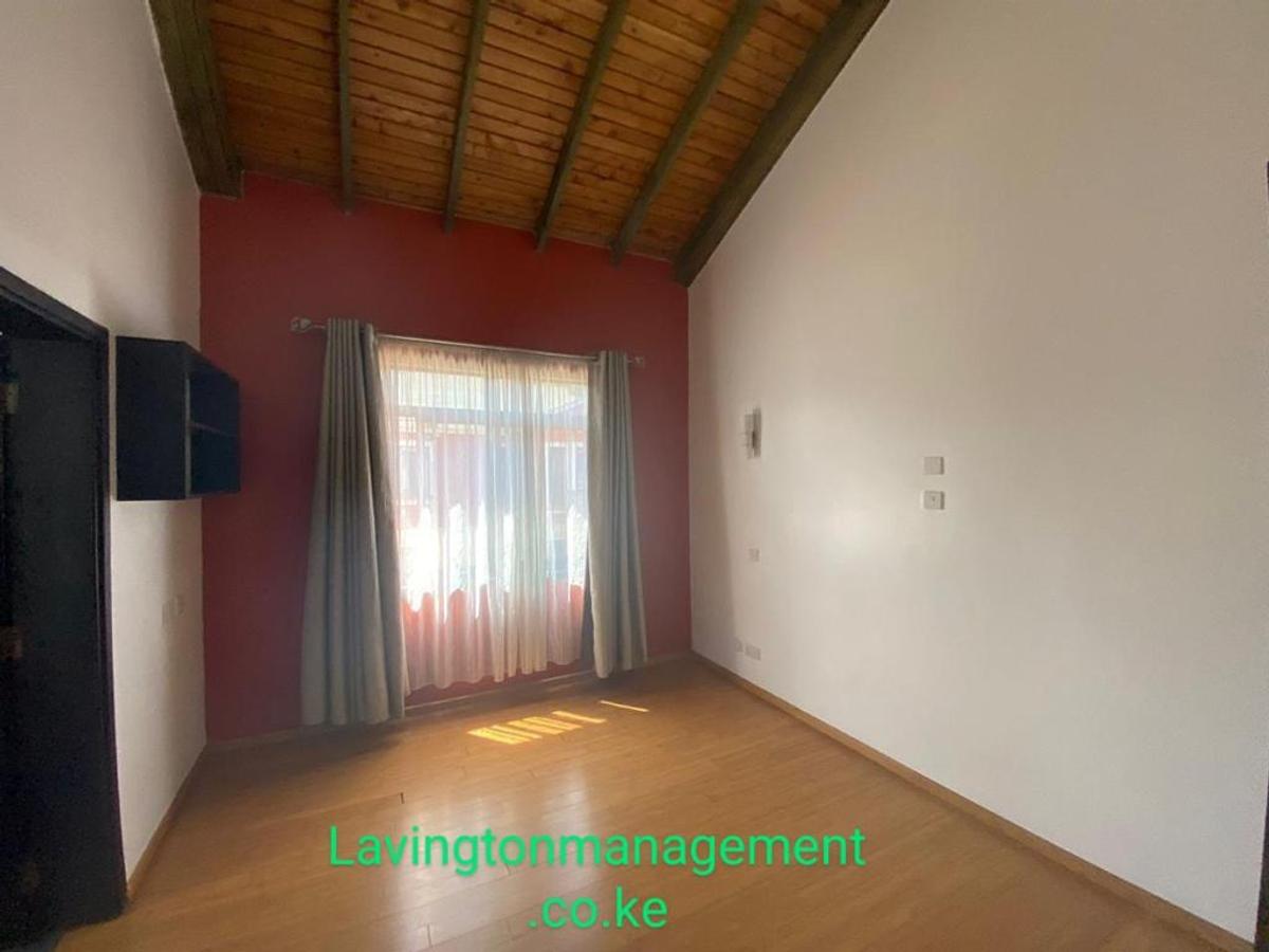 5 Bed Townhouse with En Suite at Lavington Green - 20