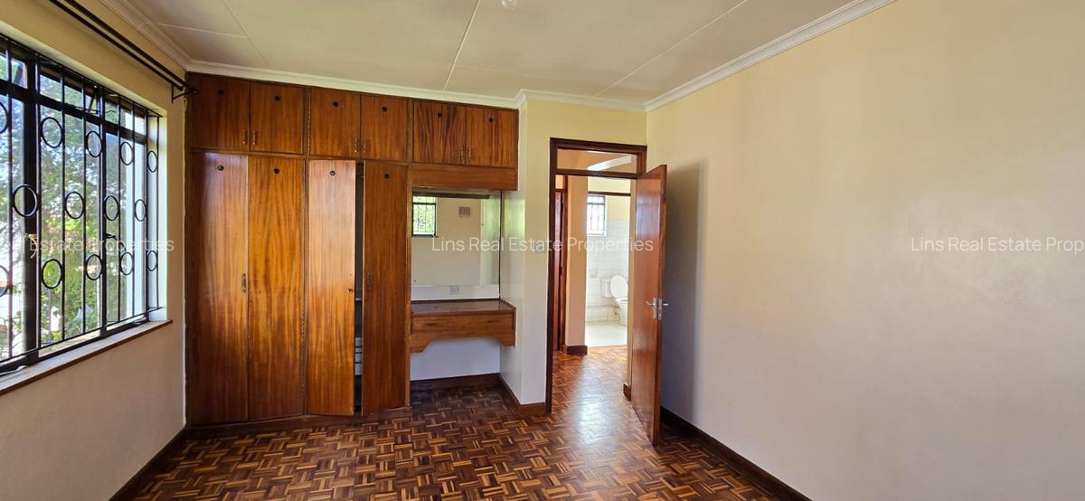 4 Bed House with En Suite in Mountain View - 9