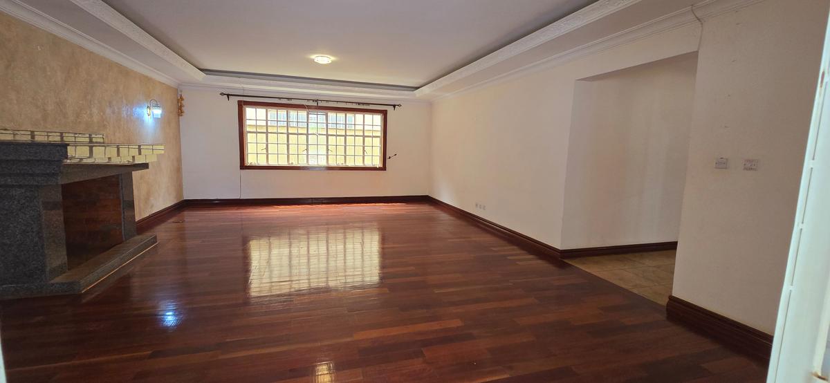 5 Bed Townhouse with En Suite at Apple Cross - 8