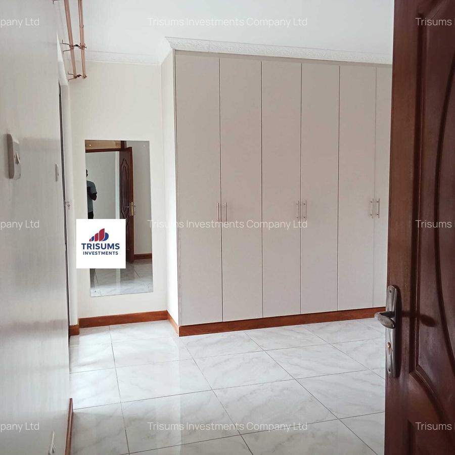 2 Bed Apartment with En Suite in Brookside - 7