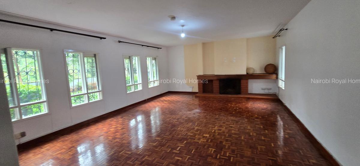 4 Bed House with En Suite at Hill View 44 - 7