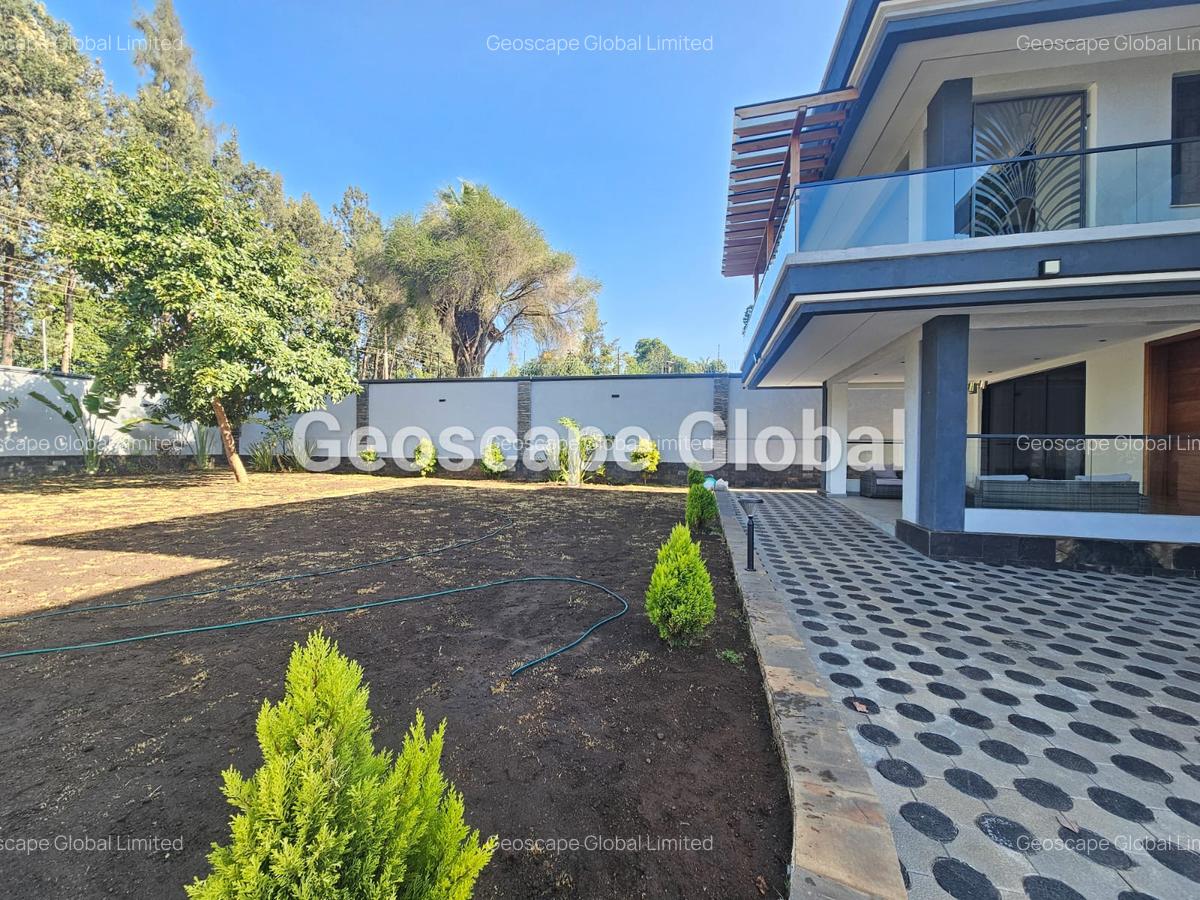 5 Bed House with En Suite in Runda - 4