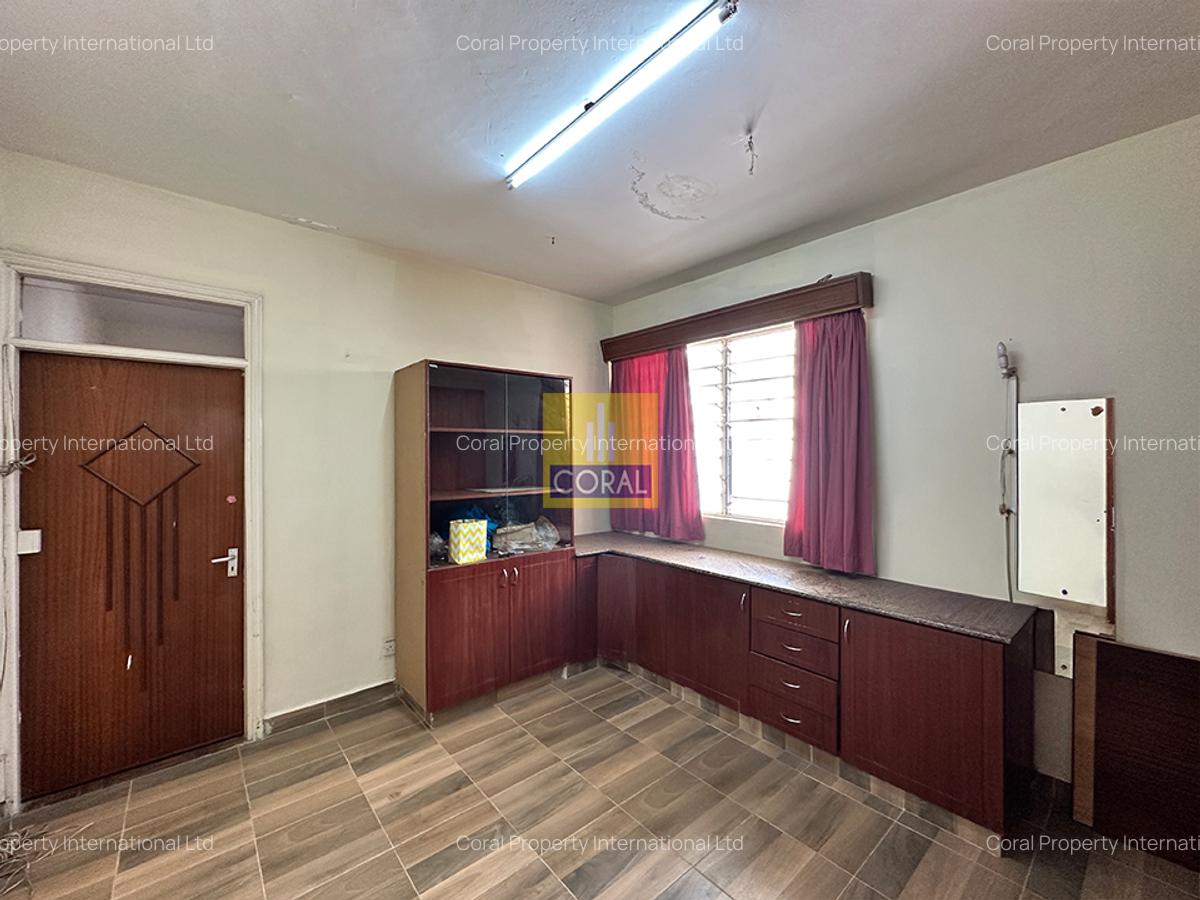 5 Bed Townhouse in General Mathenge - 2