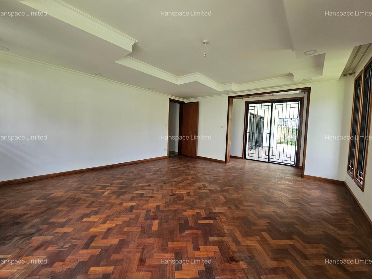 6 Bed Villa with En Suite in Lavington - 5