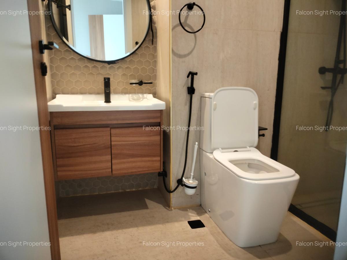 2 Bed Apartment with En Suite at Few Minutes Drive To Un Headquarters - 4