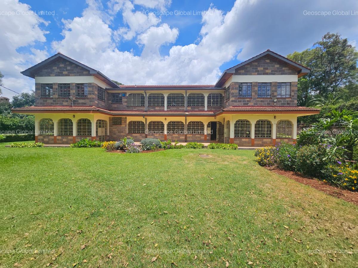 5 Bed House with En Suite in Nyari - 1