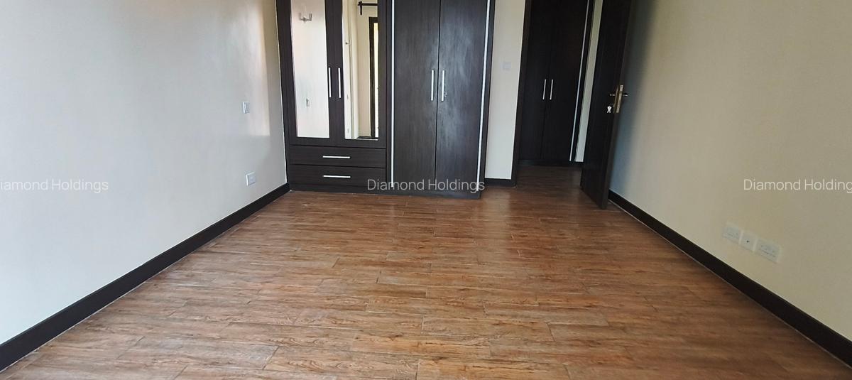 3 Bed Apartment with En Suite at Parklands - 2