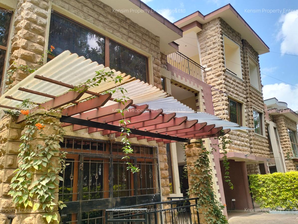 5 Bed Townhouse with En Suite in Lavington - 1