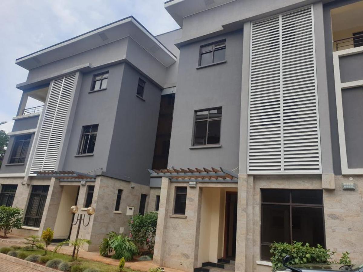 5 Bed House with En Suite in Lavington - 4