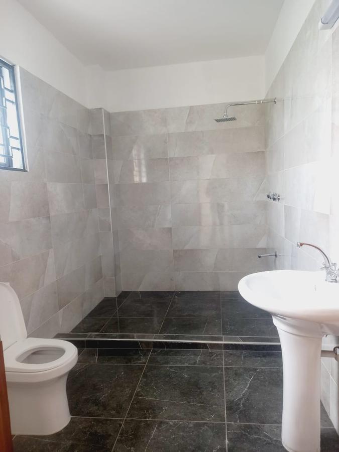 5 Bed Apartment with En Suite in Nyali Area - 9