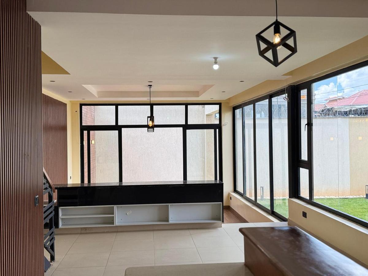4 Bed Townhouse with En Suite at Membley Estate - 13