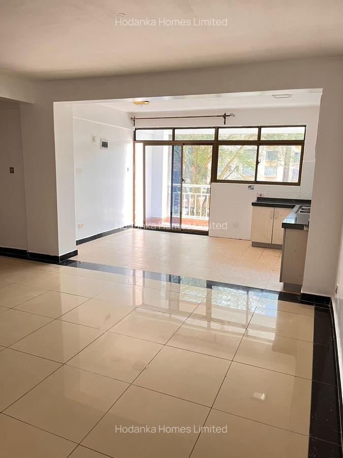 Serviced 2 Bed Apartment with En Suite in Kilimani - 5