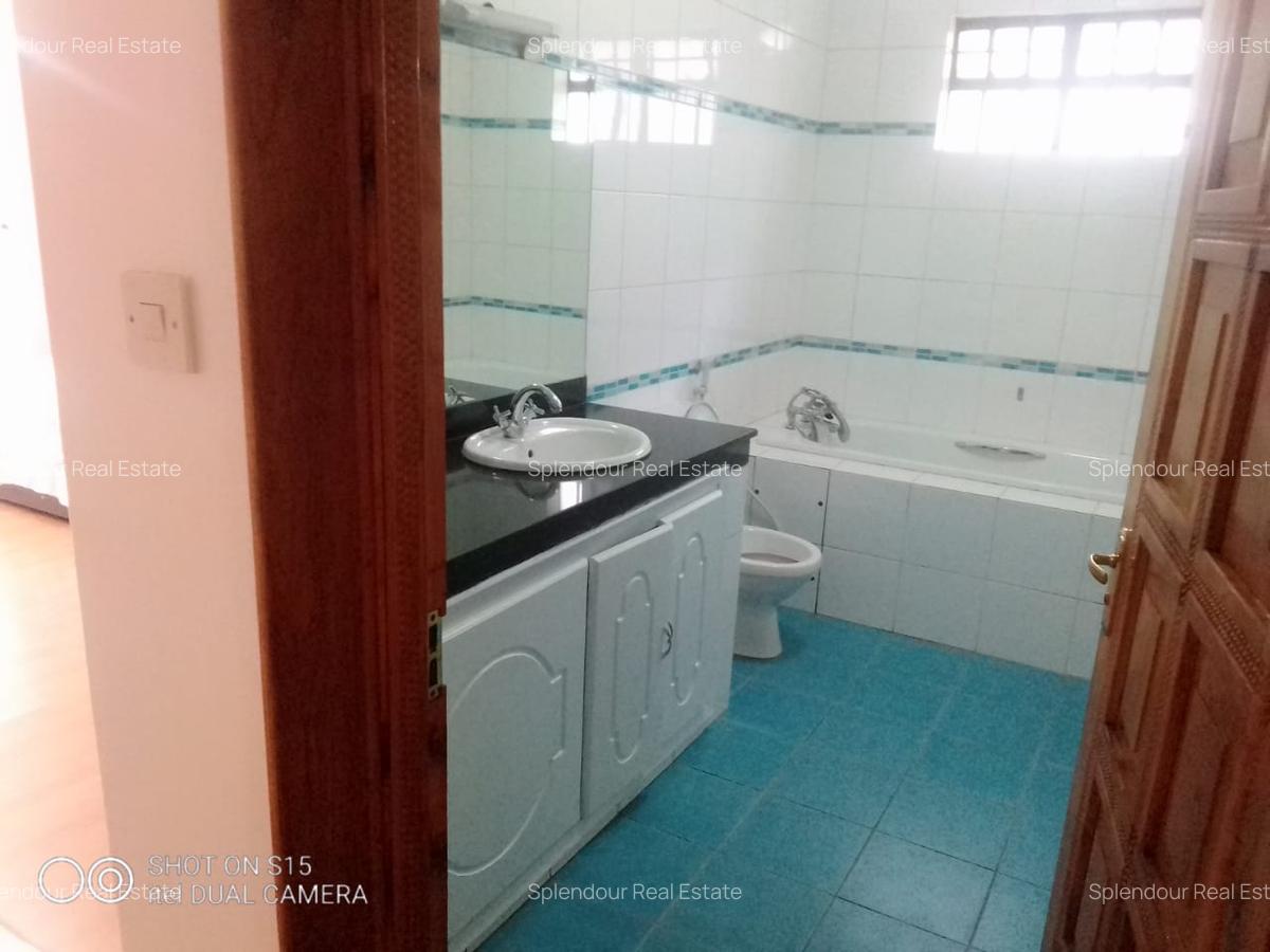 Furnished 3 Bed Apartment with En Suite in Brookside - 4