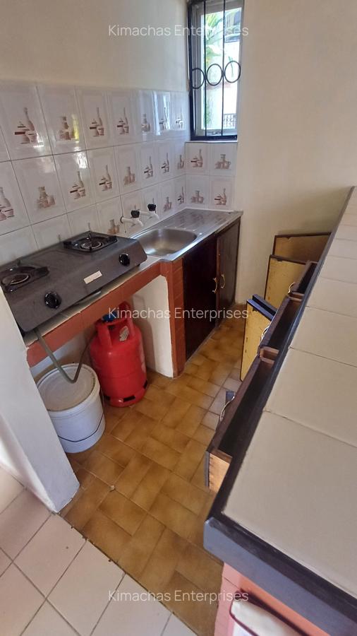 Serviced 1 Bed Apartment with En Suite at 1St Avenue - 5