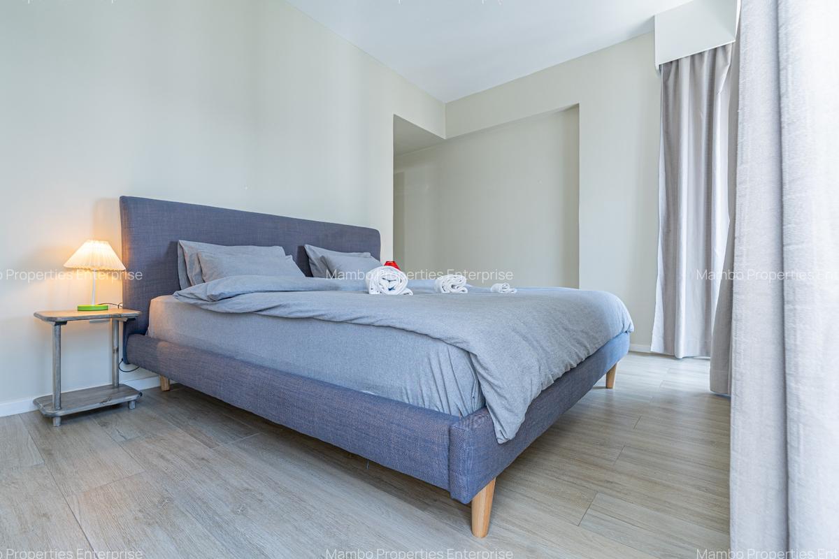 Furnished 2 Bed Apartment with En Suite at Riverside Drive - 11