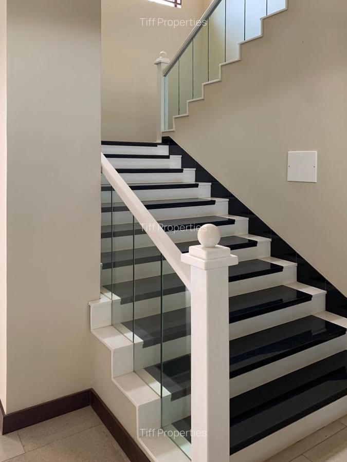 5 Bed House in Runda - 10