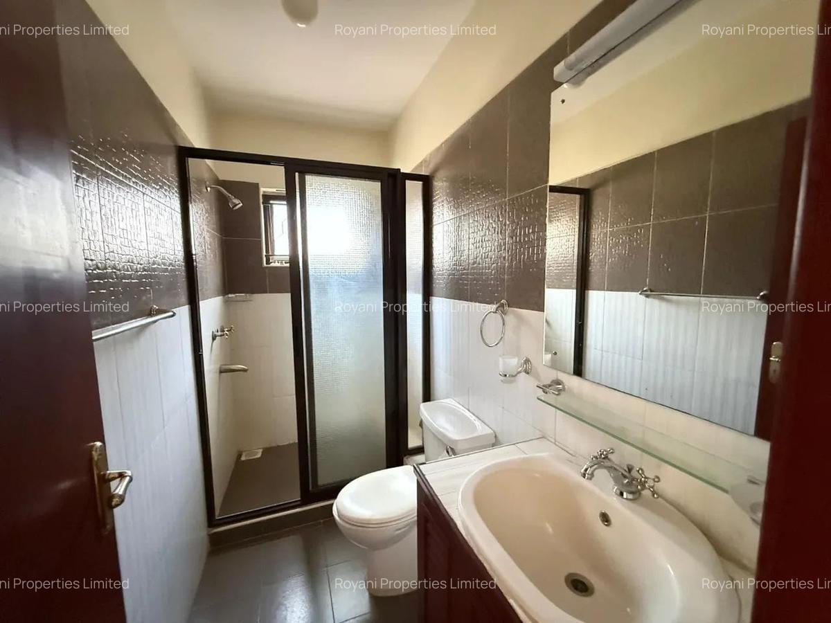 5 Bed Townhouse with En Suite in Lavington - 9