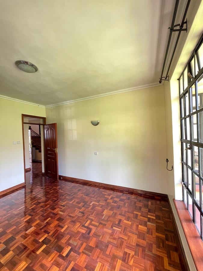 5 Bed Villa with En Suite in Lavington - 6