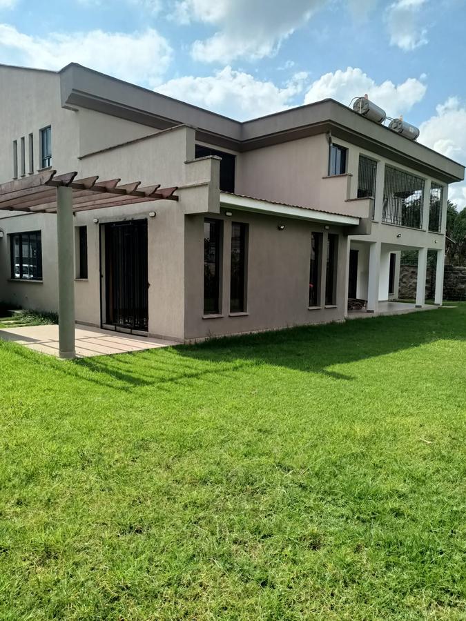 5 Bed Townhouse with En Suite in Lavington - 2