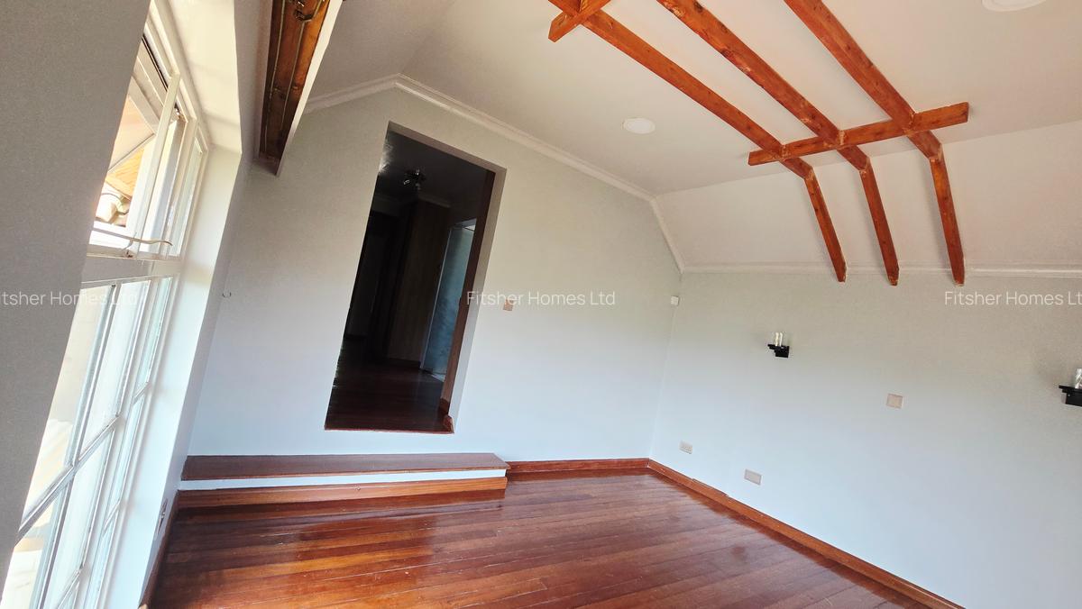 4 Bed House with En Suite in Runda - 19