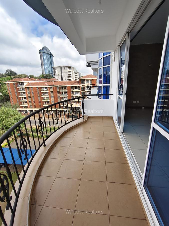 3 Bed Apartment with En Suite in Westlands Area - 11