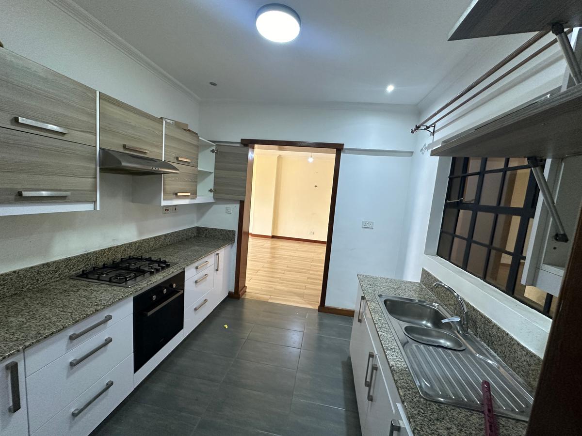 Serviced 2 Bed Apartment with En Suite in Westlands Area - 12