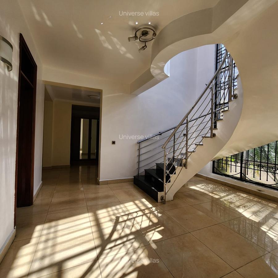 5 Bed Villa with En Suite at Karen Road - 5