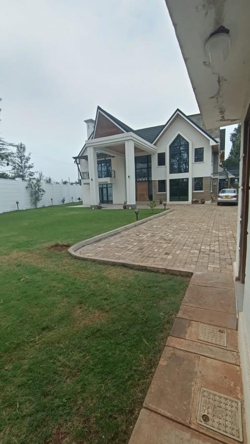 5 Bed House with En Suite in Runda - 20