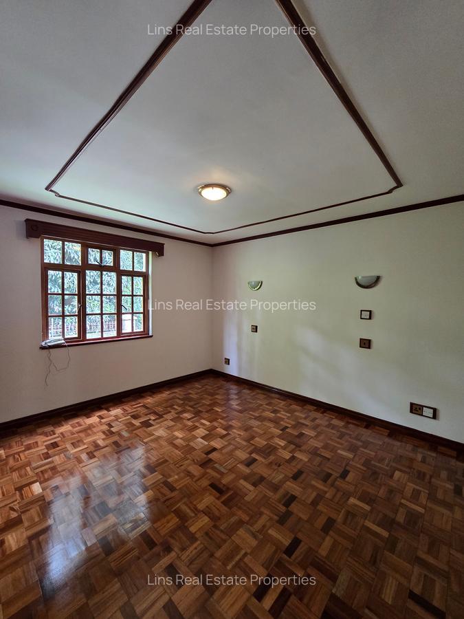 4 Bed Townhouse with En Suite in Lavington - 14