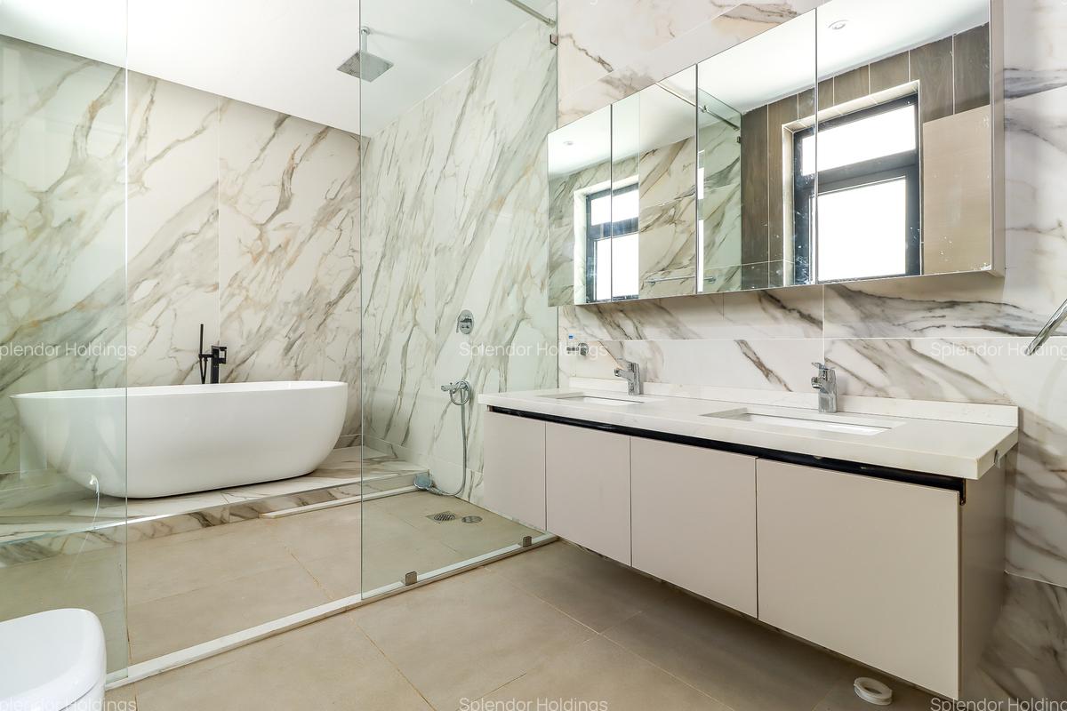 4 Bed Townhouse with En Suite in Lavington - 10