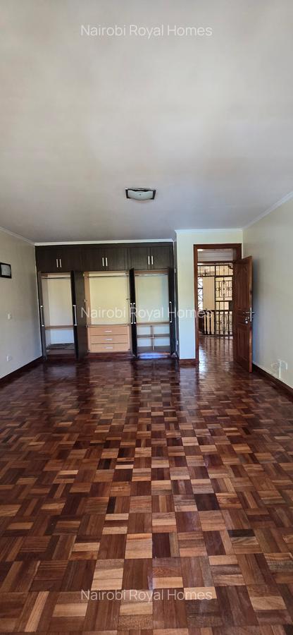 5 Bed Townhouse with En Suite at Lavington Road - 8