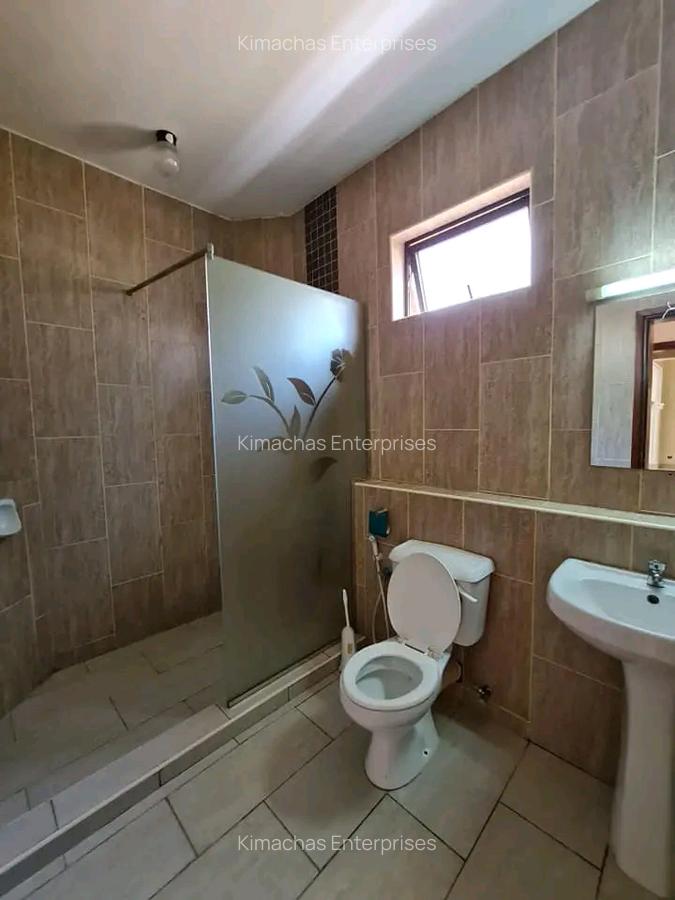 3 Bed Apartment with En Suite at Moyne Drive - 5