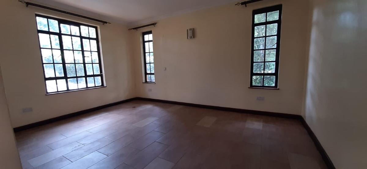 5 Bed Townhouse with En Suite at Kyuna Crescent - 13