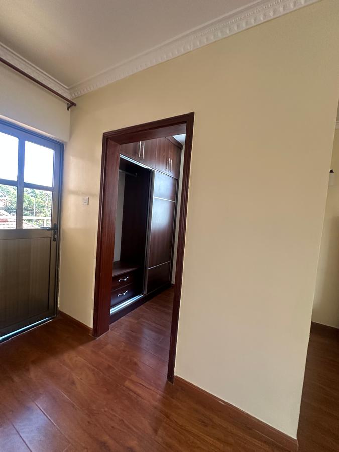 5 Bed Townhouse with En Suite in Lavington - 11