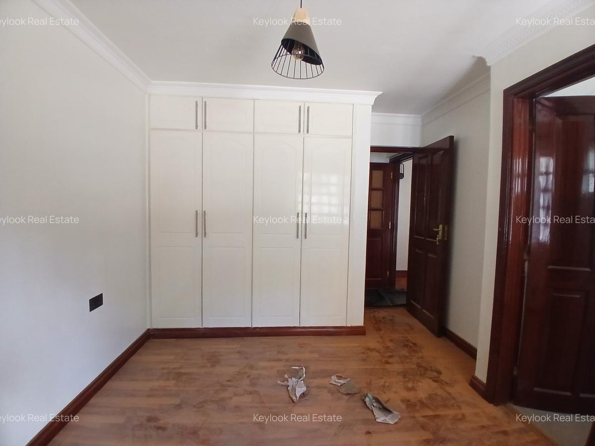 4 Bed House with En Suite at Lavington Green - 13