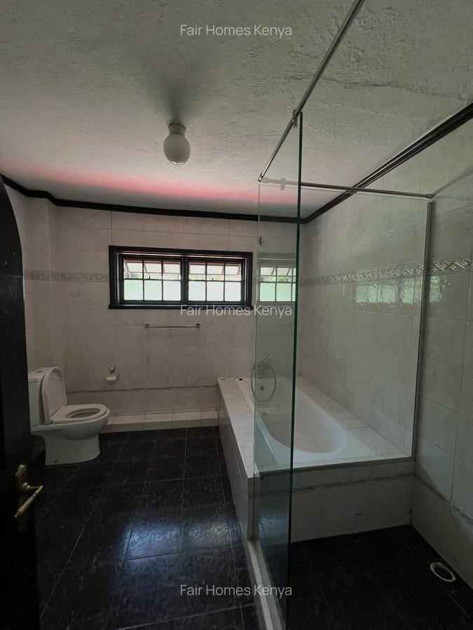 4 Bed Townhouse with En Suite at Riverside Drive - 12