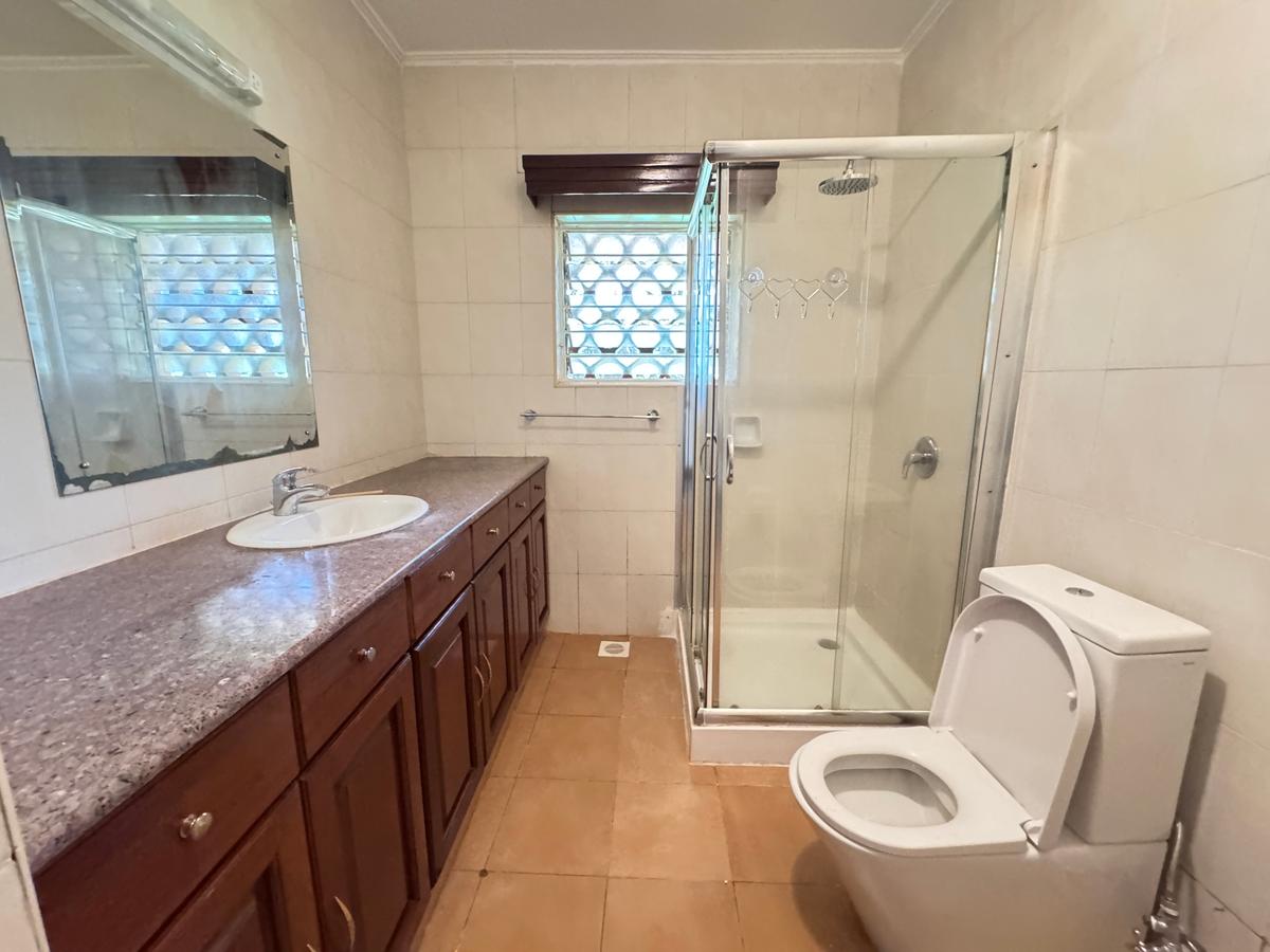 4 Bed House with En Suite at Runda - 12