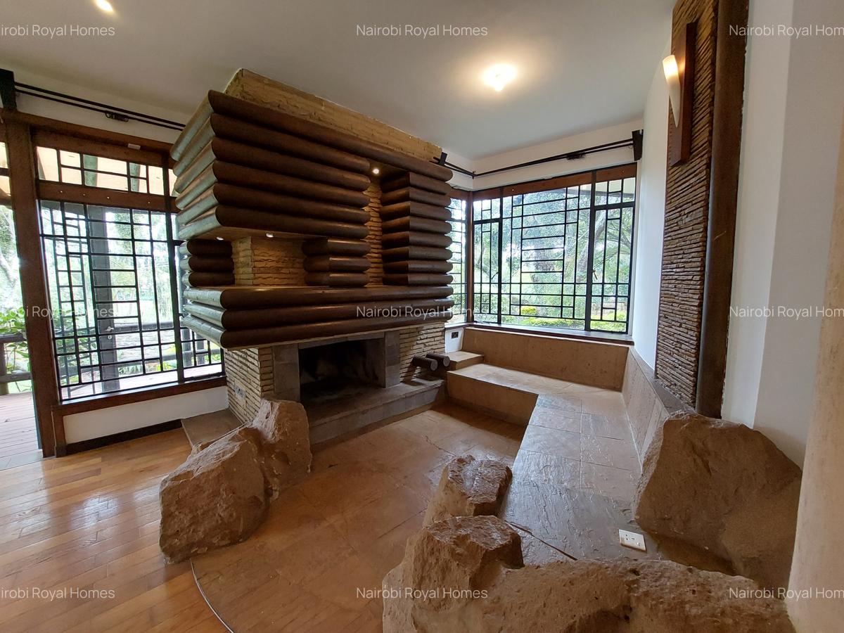 5 Bed House with En Suite at Lake View - 9