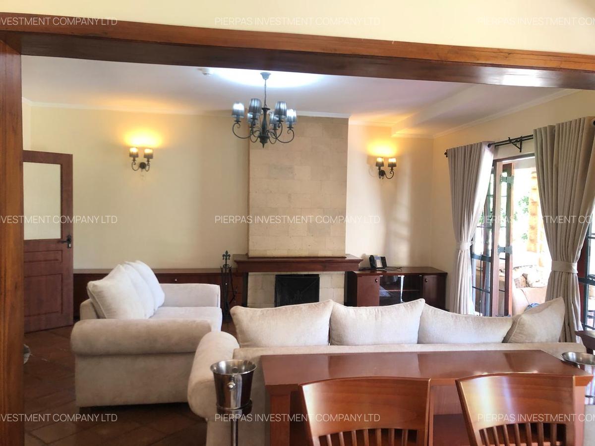 3 Bed Townhouse with En Suite in Ridgeways - 6