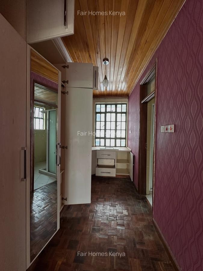 6 Bed Townhouse with En Suite at Othaya Road - 6