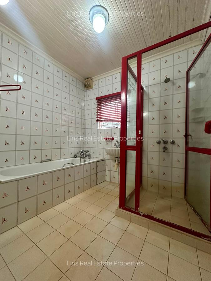4 Bed House with En Suite in Kitisuru - 11