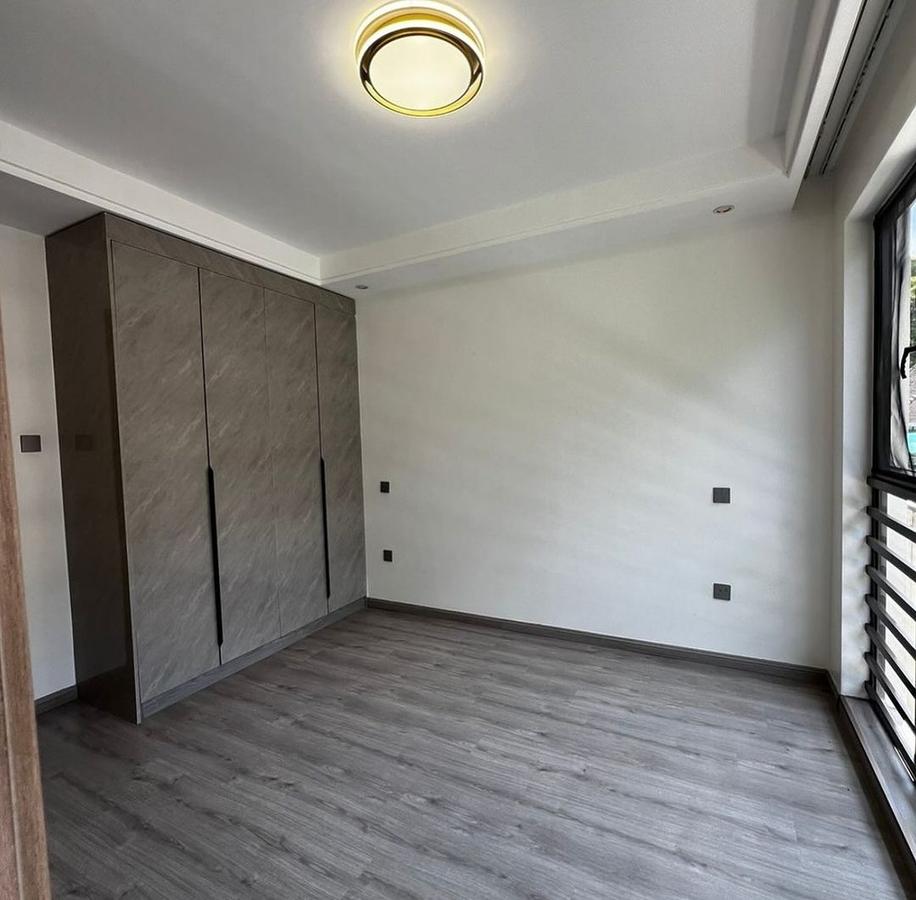 3 Bed Apartment with En Suite in Riverside - 6