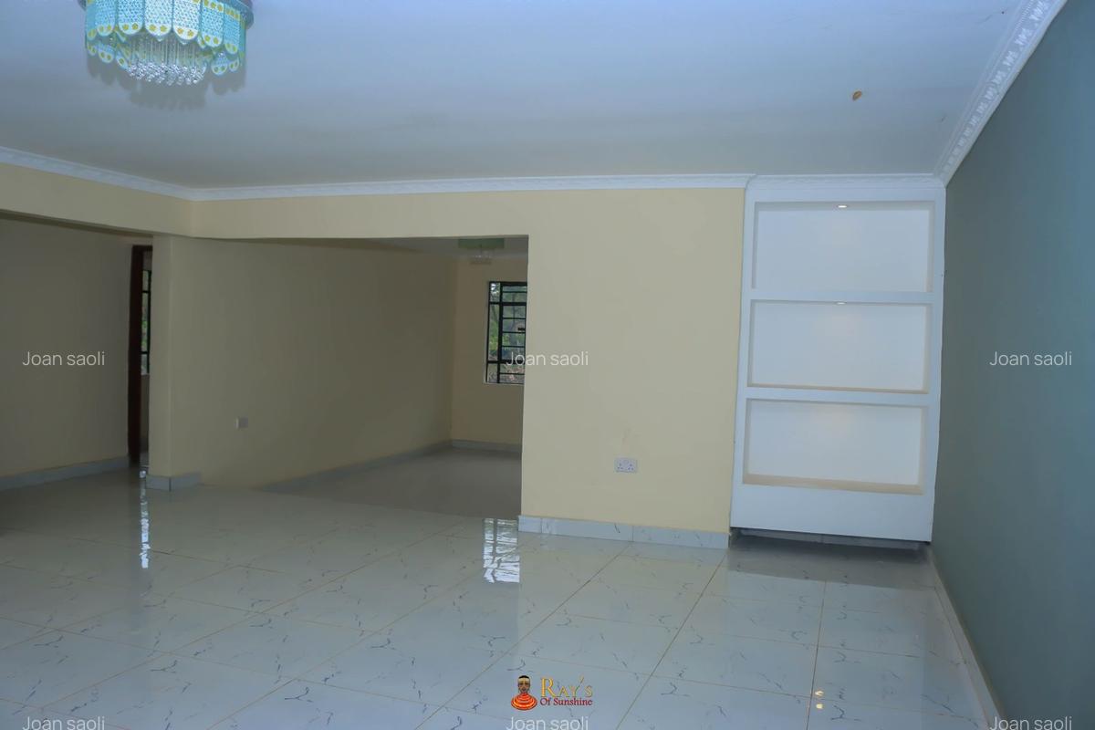 4 Bed House with En Suite at Shompole Road - 10