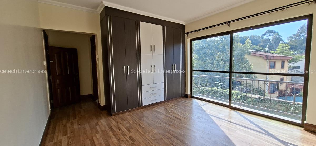 5 Bed Townhouse with En Suite in Westlands Area - 11